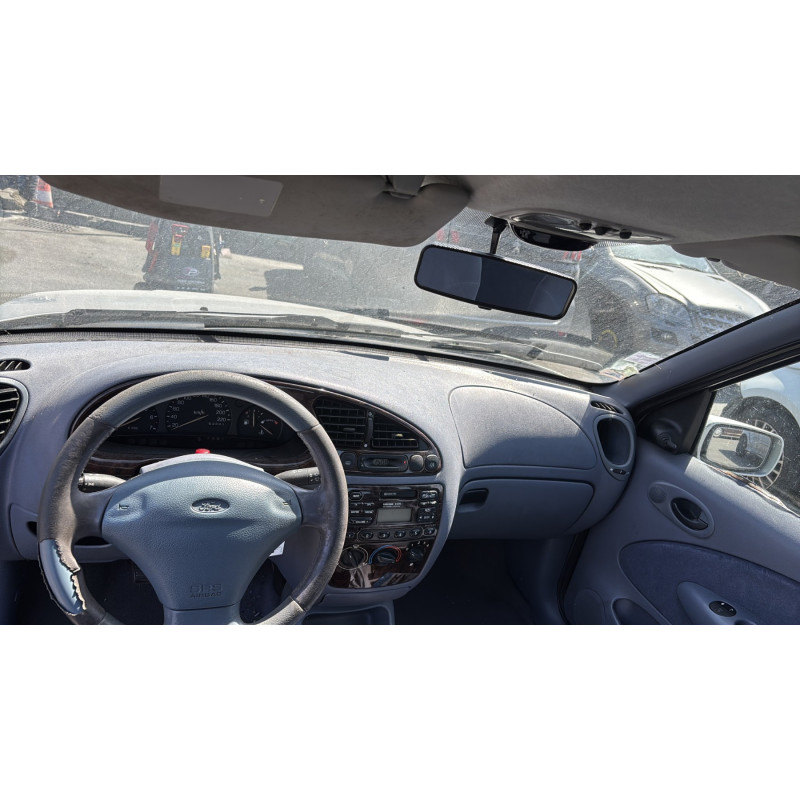 Vitre avant droit FORD FIESTA 4 Photo n°16