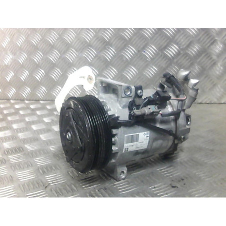 Compresseur clim RENAULT CLIO 4 Photo n°12