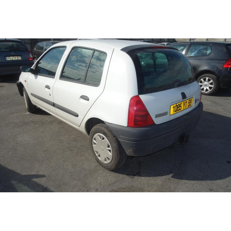 Pare choc arriere RENAULT CLIO 2 Photo n°4