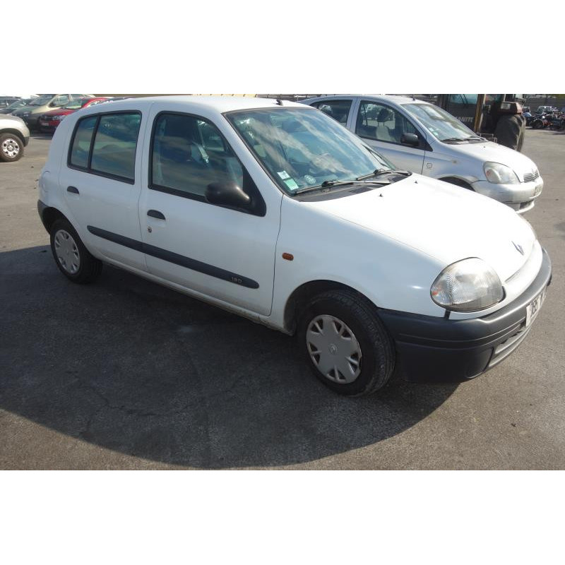 Pare choc arriere RENAULT CLIO 2 Photo n°6