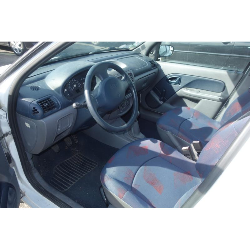 Pare choc arriere RENAULT CLIO 2 Photo n°7
