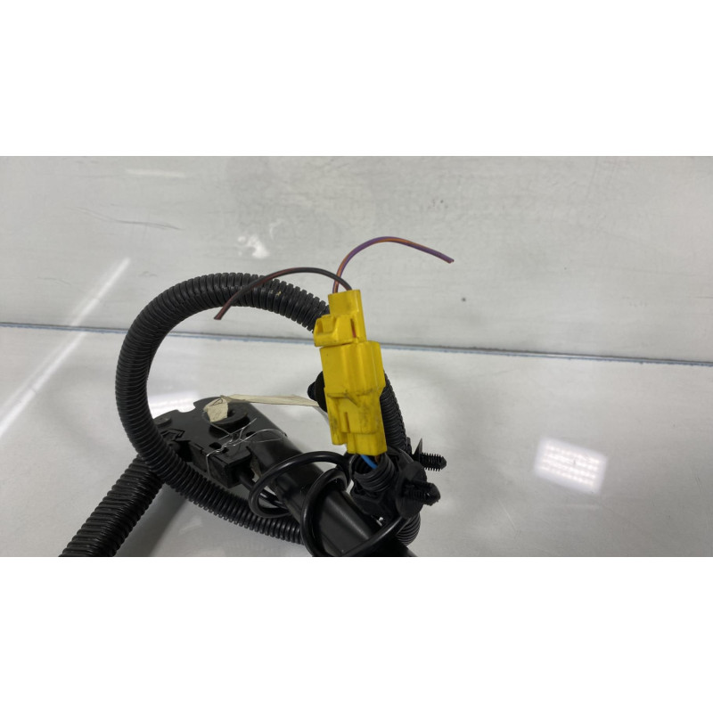 Pretensionneur de ceinture avant droit FORD FIESTA 4 Photo n°10