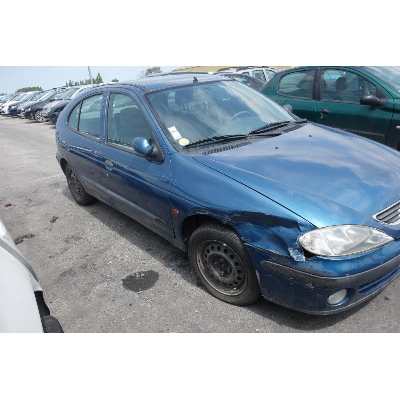 Pare choc arriere RENAULT MEGANE 1 Photo n°20