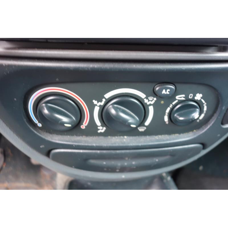 Pare choc arriere RENAULT MEGANE 1 Photo n°19
