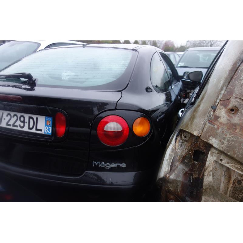 Ceinture avant gauche RENAULT MEGANE 1 Photo n°6