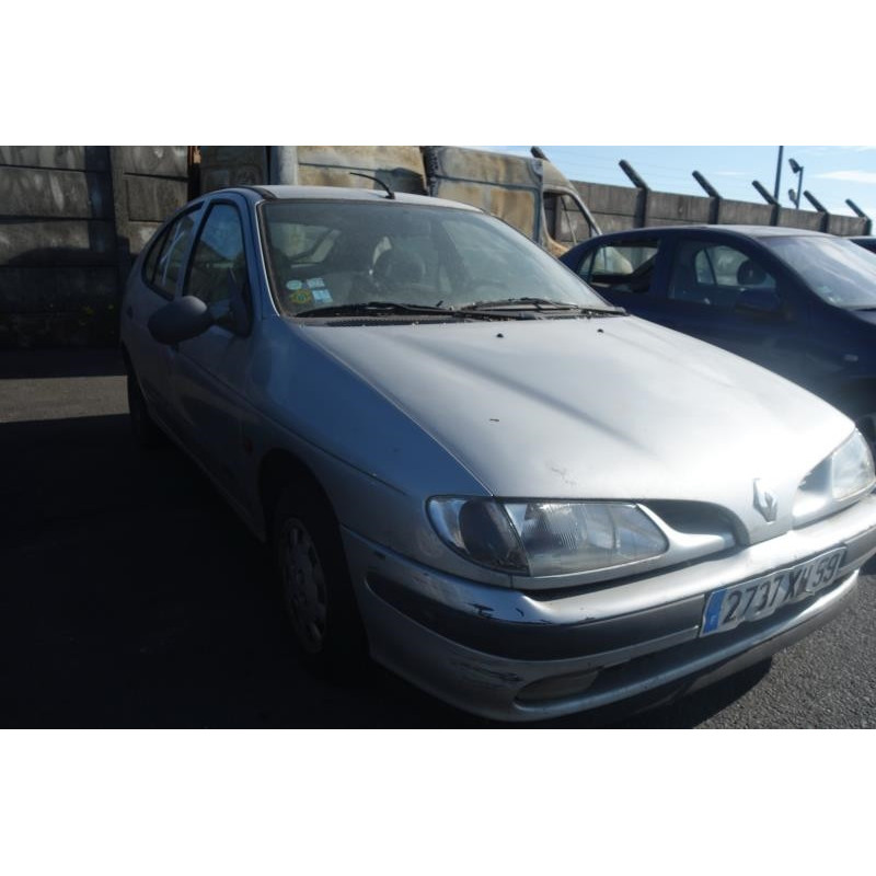 Ceinture avant droit RENAULT MEGANE 1 Photo n°10