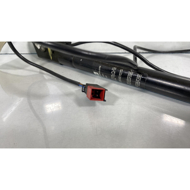 Pretensionneur de ceinture avant droit FORD FOCUS 1 Photo n°12