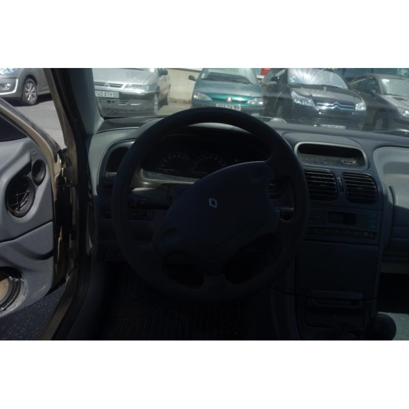 Pare choc arriere RENAULT LAGUNA 1 Photo n°19