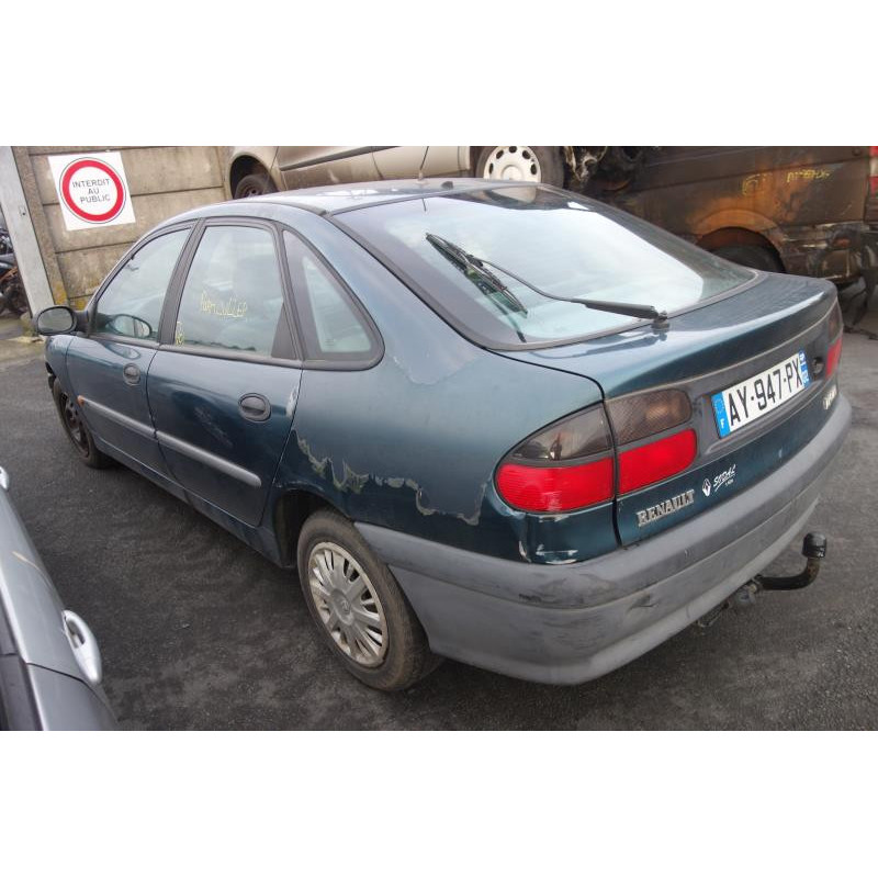 Pretensionneur de ceinture avant droit RENAULT LAGUNA 1 Photo n°17