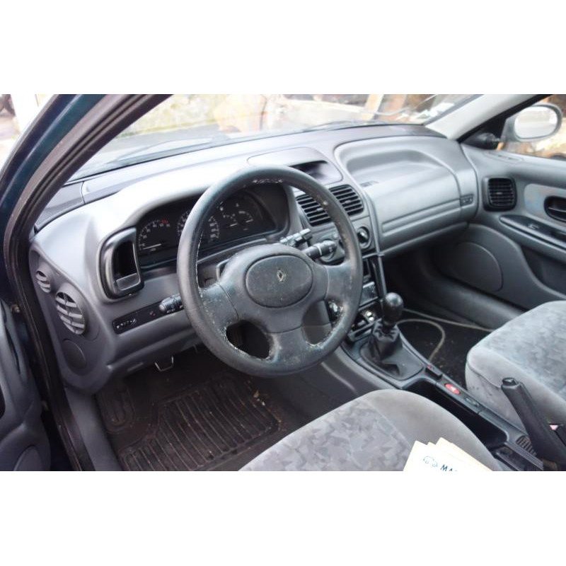 Pretensionneur de ceinture avant droit RENAULT LAGUNA 1 Photo n°18