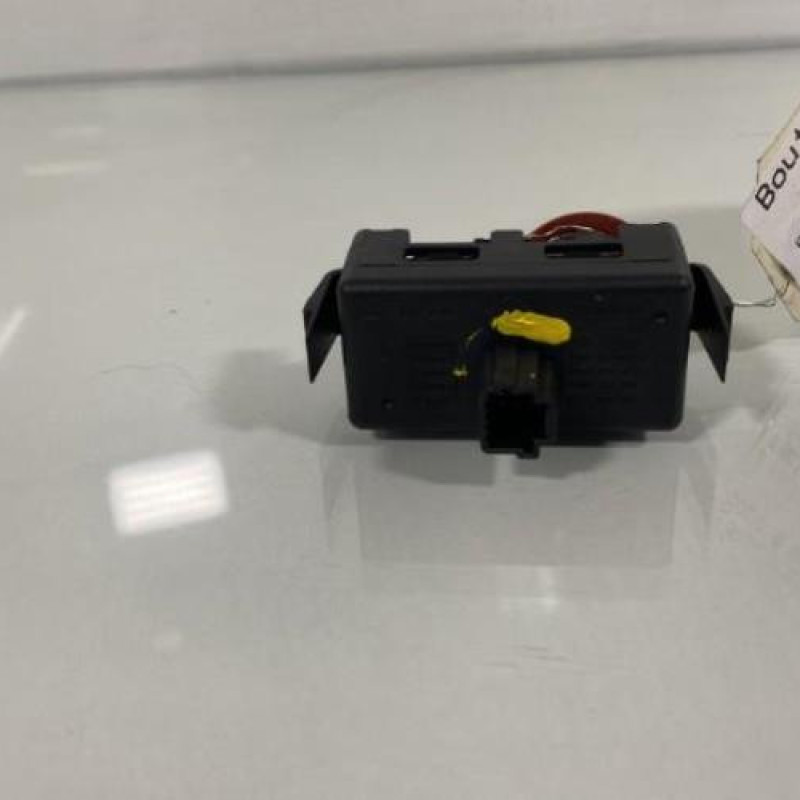Bouton de warning RENAULT MODUS Photo n°3