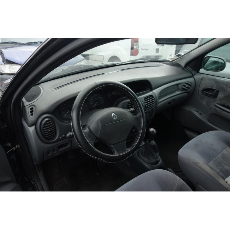 Ceinture avant droit RENAULT MEGANE 1 Photo n°17