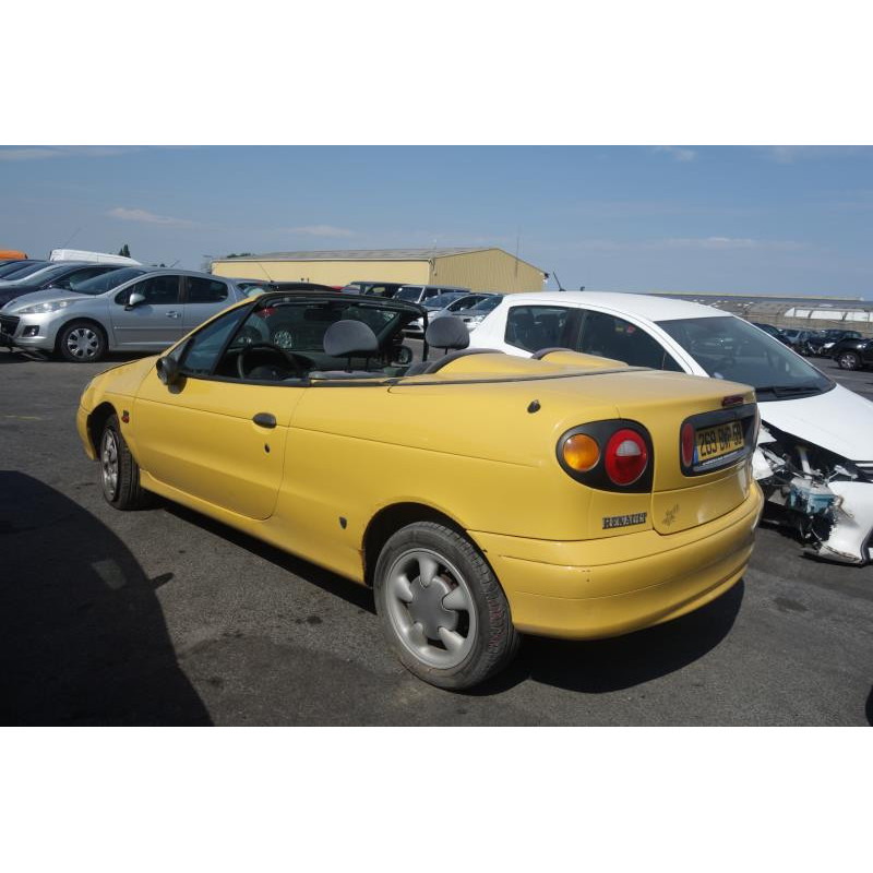 Ceinture avant droit RENAULT MEGANE 1 Photo n°17