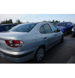 Pare choc arriere RENAULT MEGANE 1