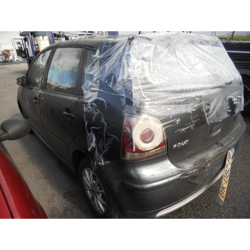 Charniere de capot VOLKSWAGEN POLO 4 Photo n°16