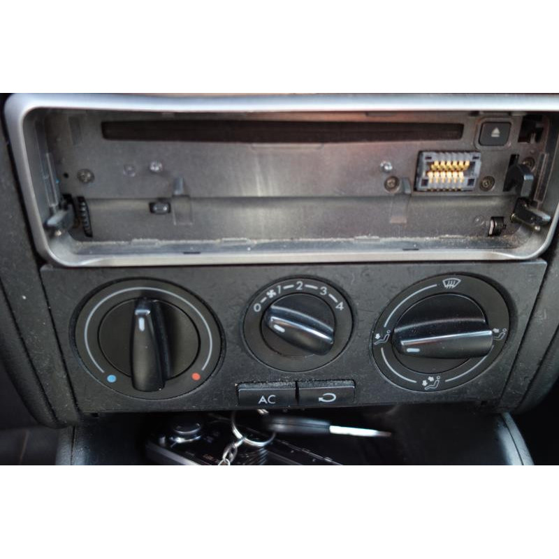 Renfort pare choc arriere (traverse) VOLKSWAGEN GOLF 4 Photo n°19