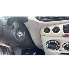 Vitre avant droit FIAT PUNTO 2