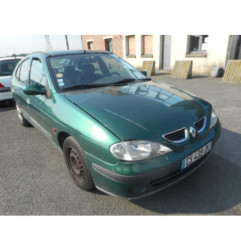 Pare choc arriere RENAULT MEGANE 1