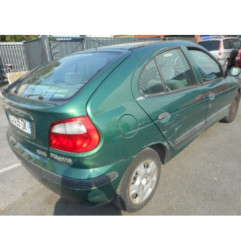 Pare choc arriere RENAULT MEGANE 1