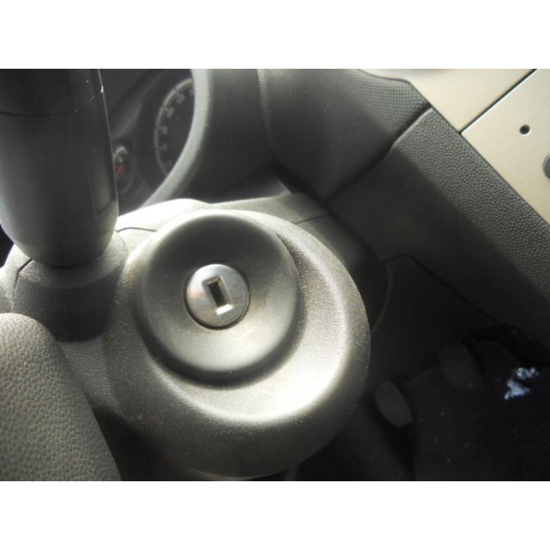 Interrupteur de leve vitre avant gauche OPEL CORSA D Photo n°21