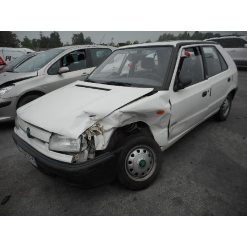Pare choc arriere SKODA FELICIA Photo n°10