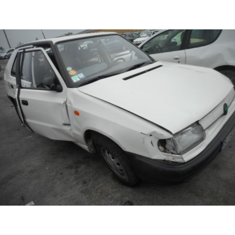 Pare choc arriere SKODA FELICIA Photo n°11