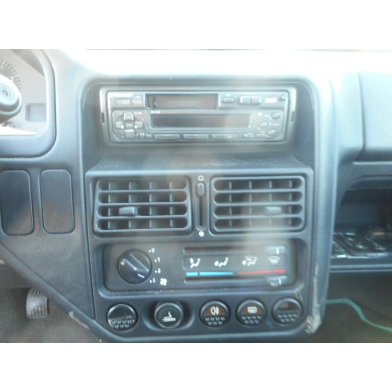 Pare choc arriere PEUGEOT 106 Photo n°14