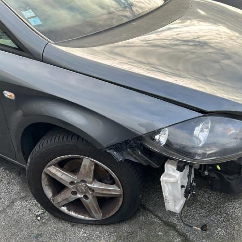Pare boue arriere droit SEAT LEON 2 Photo n°17
