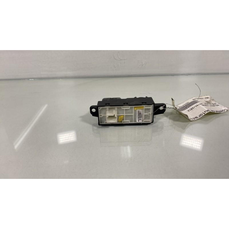 Commande autoradio PEUGEOT 208 1 Photo n°15