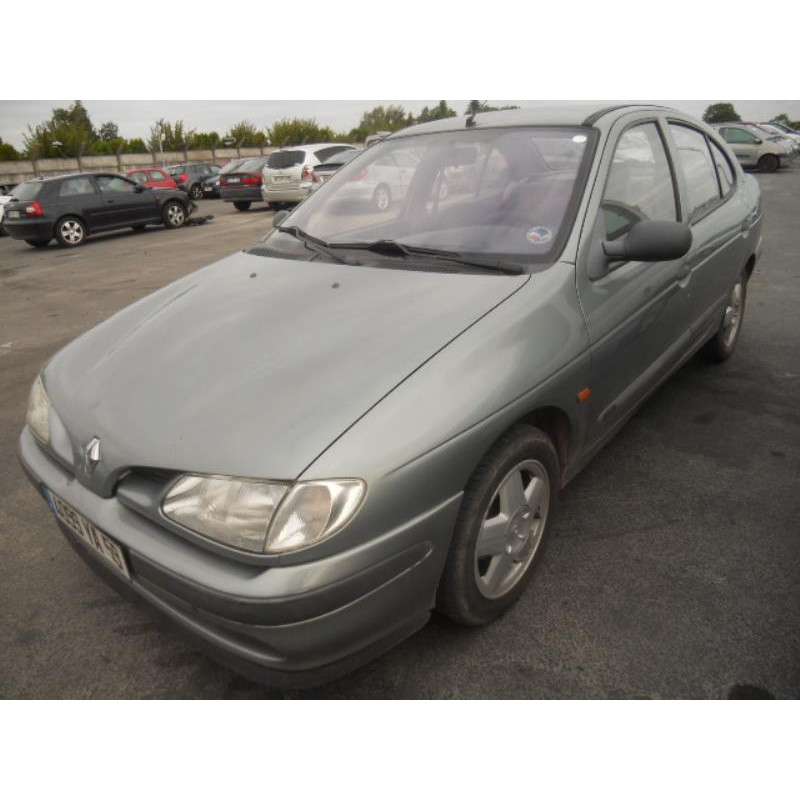Pare choc arriere RENAULT MEGANE 1 Photo n°14