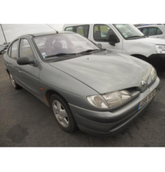 Pare choc arriere RENAULT MEGANE 1