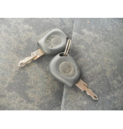 Pare choc arriere RENAULT MEGANE 1