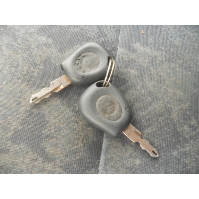 Pare choc arriere RENAULT MEGANE 1 Photo n°20