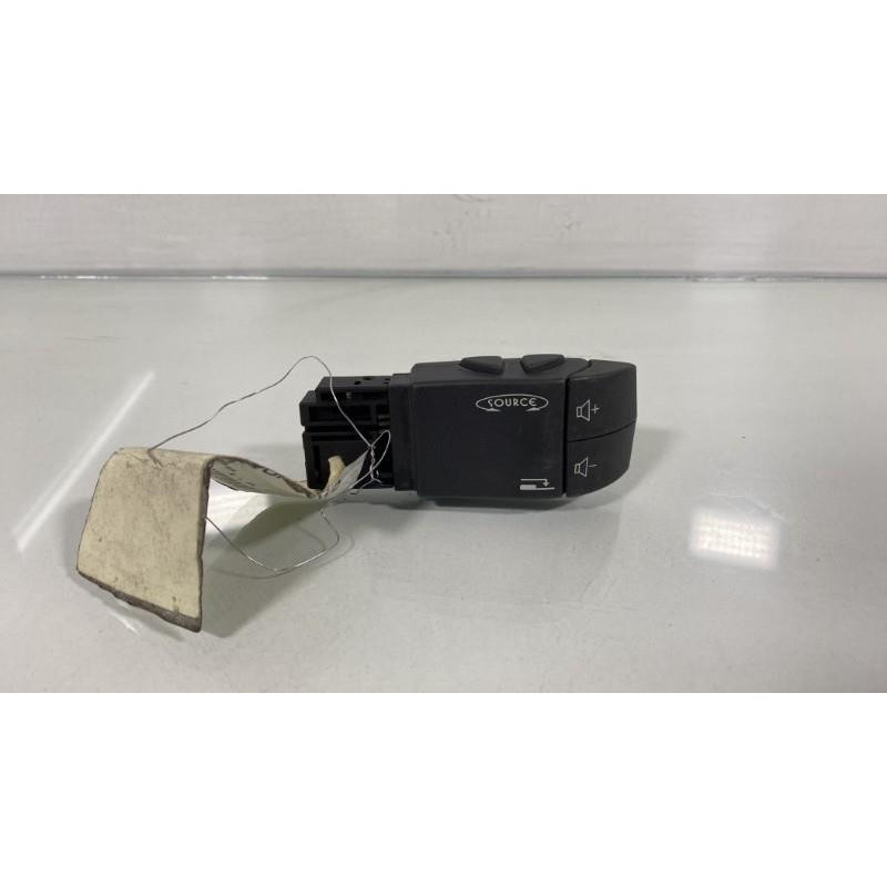 Commande autoradio RENAULT TWINGO 2 Photo n°13