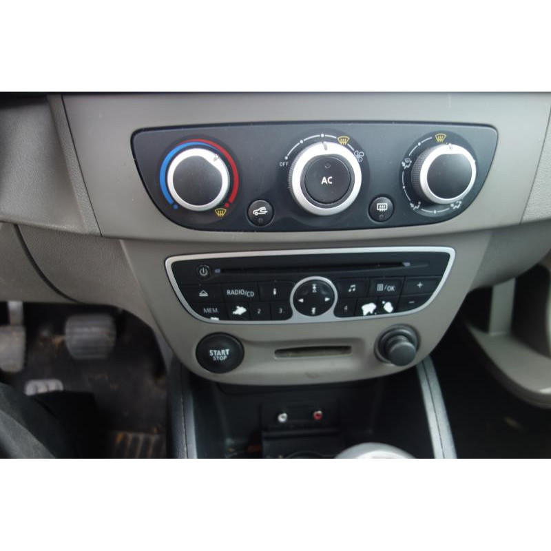 Pretensionneur de ceinture avant droit RENAULT MEGANE 3 Photo n°19