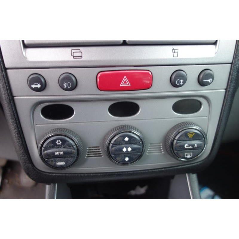 Cric (Ensemble depannage) ALFA ROMEO 147 Photo n°16