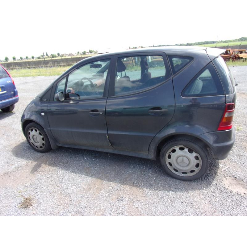 Pare choc arriere MERCEDES CLASSE A 168 Photo n°9