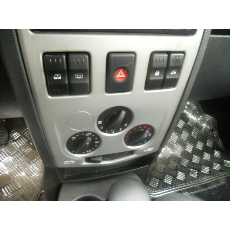 Pare choc arriere DACIA LOGAN 1 Photo n°19