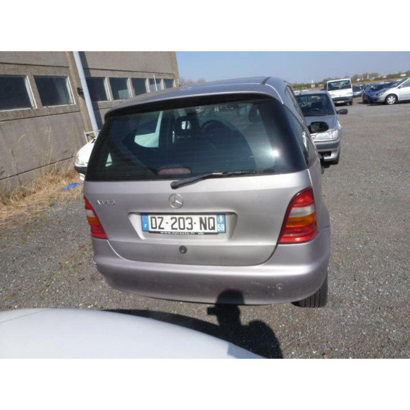 Pare choc arriere MERCEDES CLASSE A 168 Photo n°12