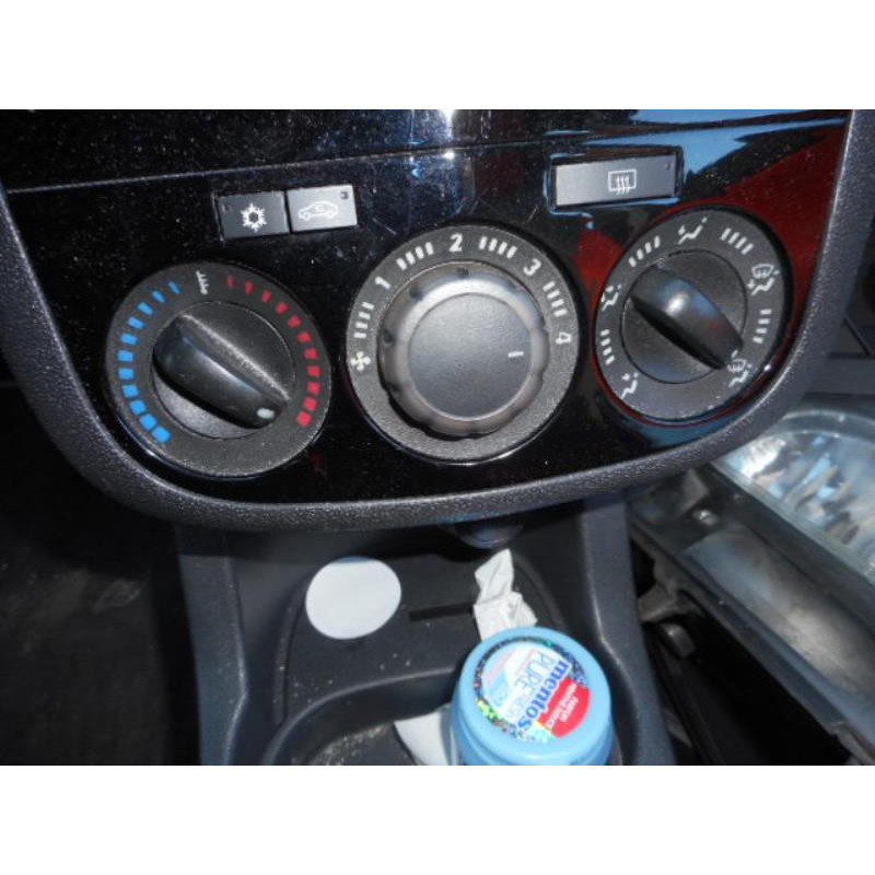 Interrupteur de leve vitre avant gauche OPEL CORSA D Photo n°22