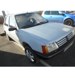 Traverse superieure PEUGEOT 205