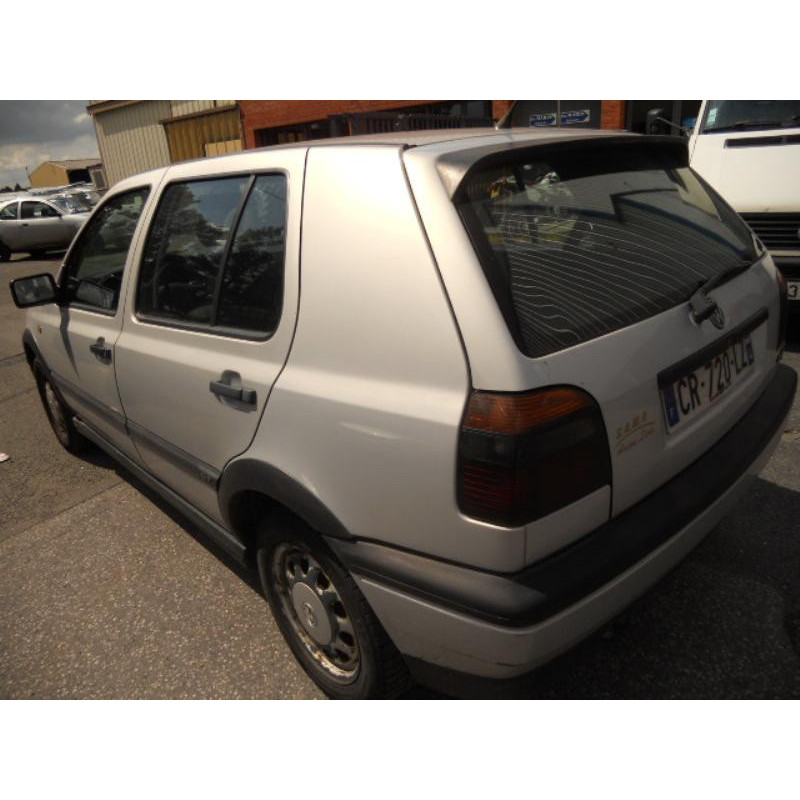 Pare choc arriere VOLKSWAGEN GOLF 3 Photo n°17