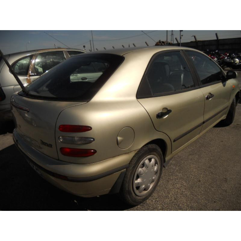 Pare choc arriere FIAT BRAVA Photo n°17