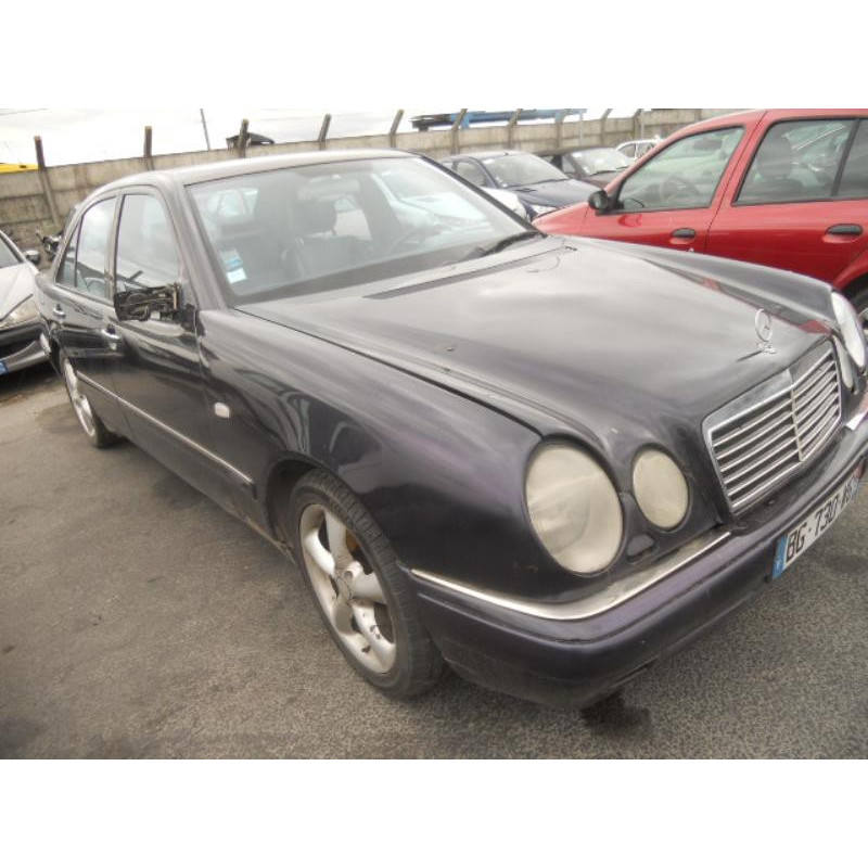 Traverse superieure MERCEDES CLASSE E 210 Photo n°11