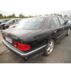Traverse superieure MERCEDES CLASSE E 210