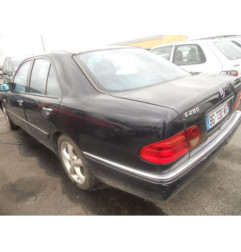 Traverse superieure MERCEDES CLASSE E 210