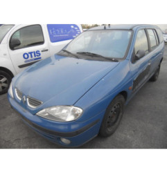 Pare choc arriere RENAULT MEGANE 1