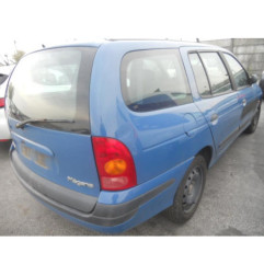 Pare choc arriere RENAULT MEGANE 1