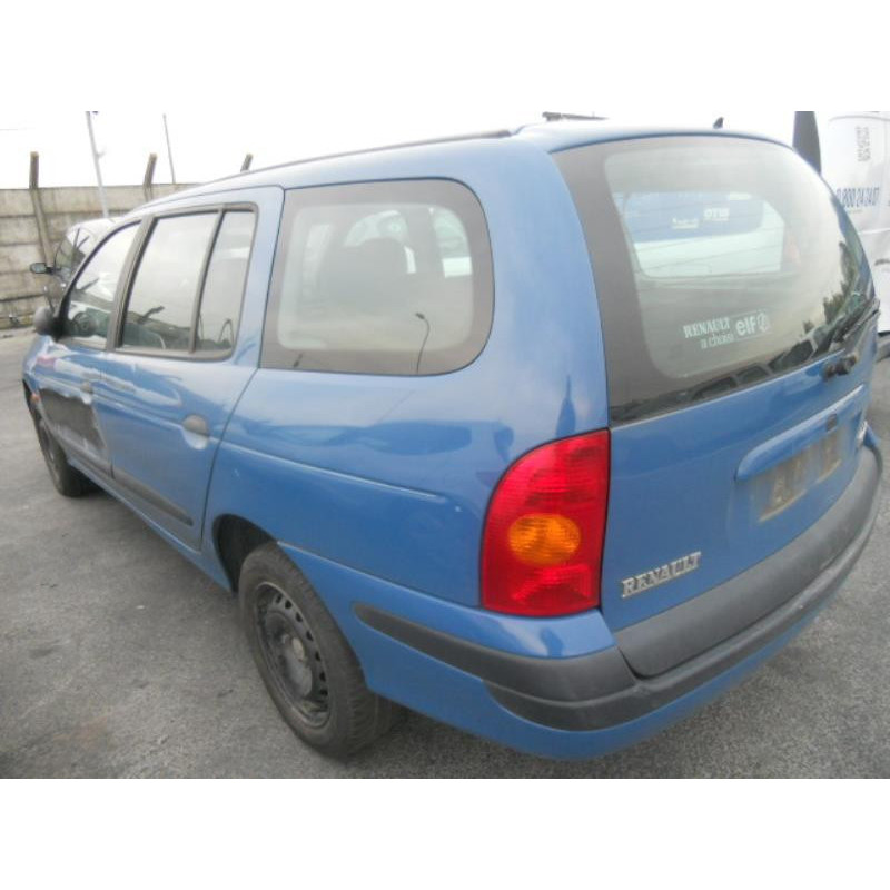 Pare choc arriere RENAULT MEGANE 1 Photo n°13