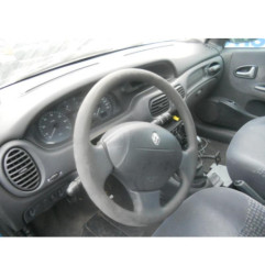 Pare choc arriere RENAULT MEGANE 1